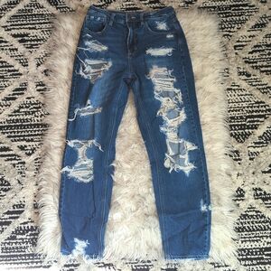 American Eagle ripped Mom Jeans size 2
